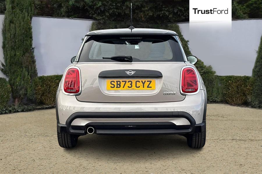 MINI HATCHBACK Photo autoimg-4a0cd62484eb460cb7befd94c5fad552824e905e.jpg