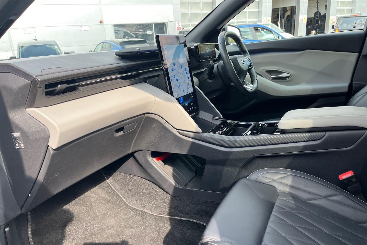 Ford Explorer Photo 17