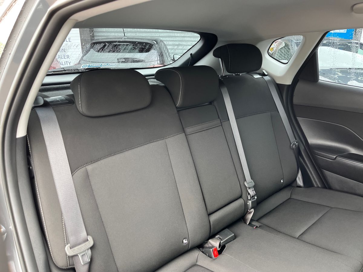 Hyundai KONA Photo 29