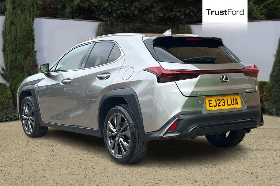 Lexus UX Photo autoimg-4a120c805d3d663bfe07d68111387ec7797b2e15.jpg