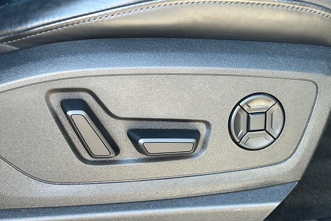 AUDI Q8 E-Tron Photo 36
