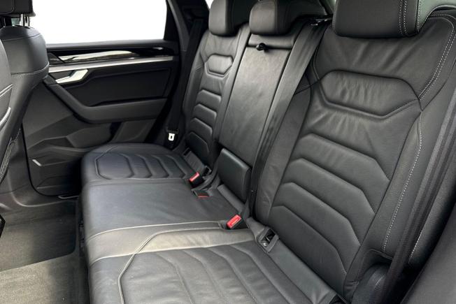 VOLKSWAGEN Touareg Photo 9