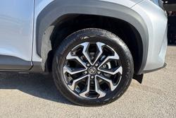 TOYOTA Yaris Cross Photo 5