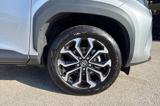 TOYOTA Yaris Cross Photo 5