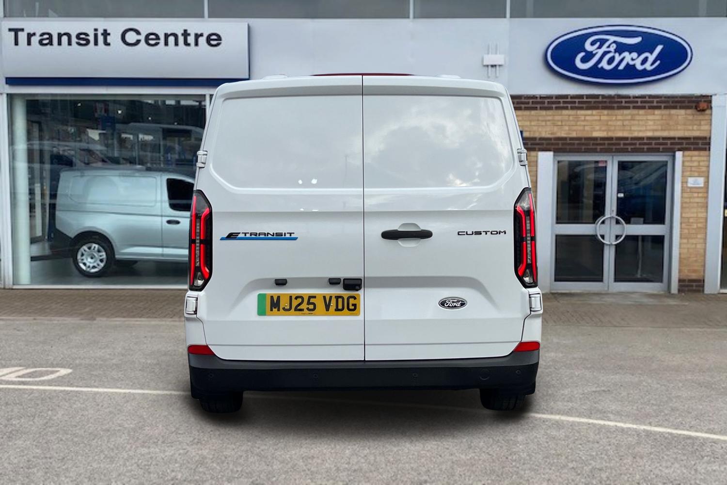 Ford TRANSIT E-CUSTOM Photo 12