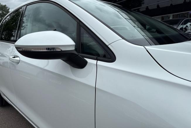 VOLKSWAGEN Golf Photo 20