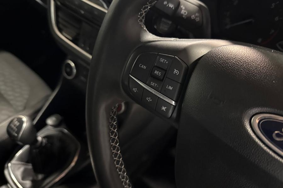 Ford FIESTA Photo autoimg-4a2640bceda18746691b82fe641732a788b7b66c.jpg