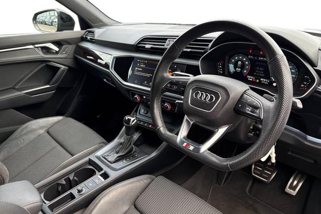 AUDI Q3 Photo 7