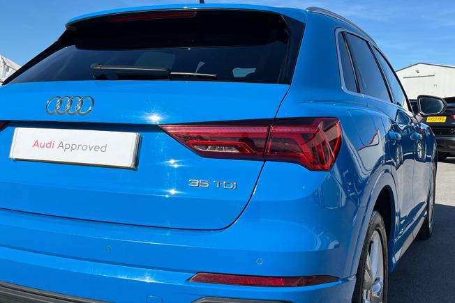 AUDI Q3 Photo 18