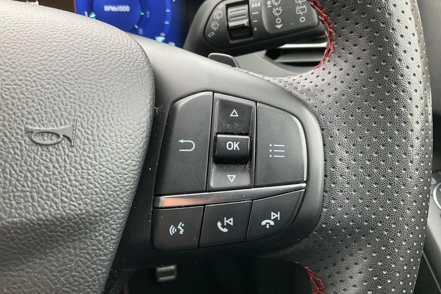 Ford FOCUS Photo autoimg-4a2c957f33d28855b19a3959fc567ca1f49ff0f8.jpg