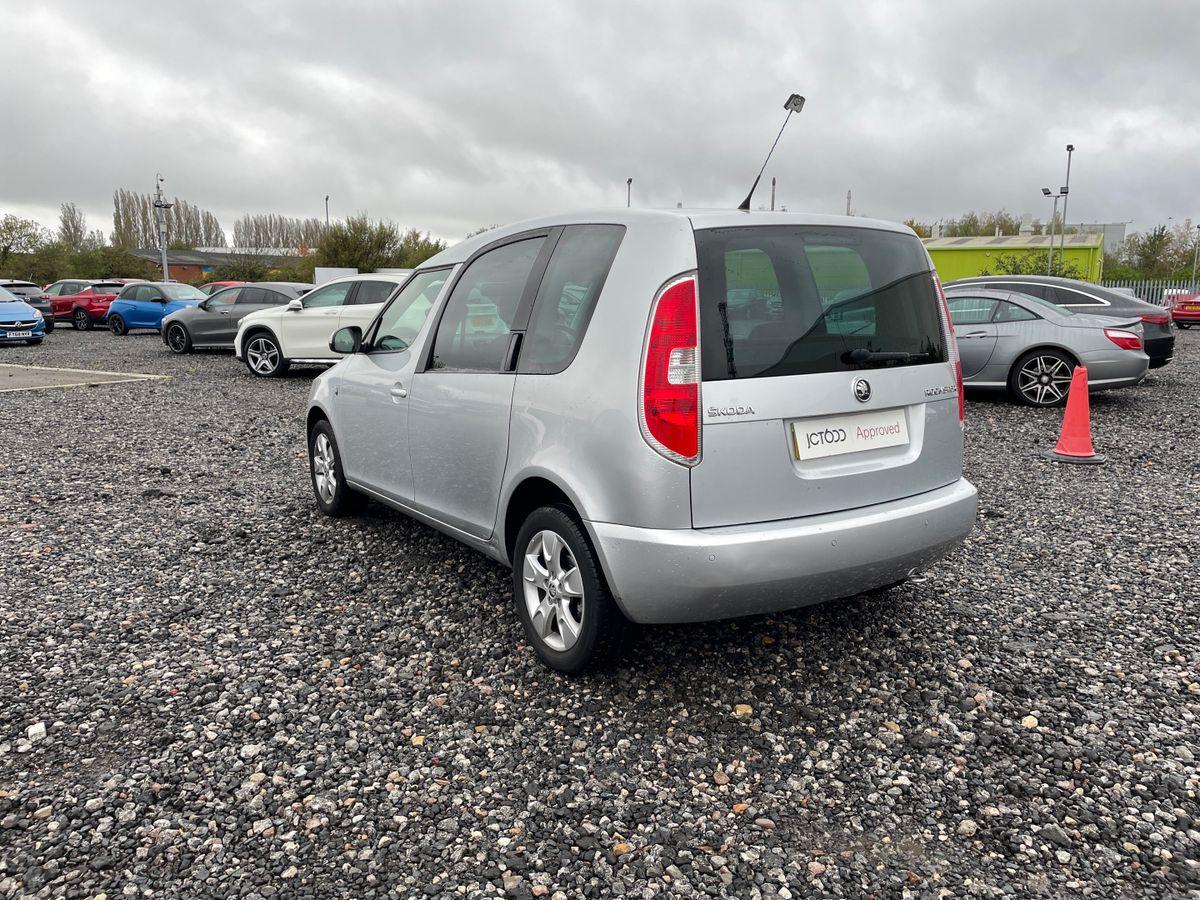 SKODA ROOMSTER black-edition Used - the parking