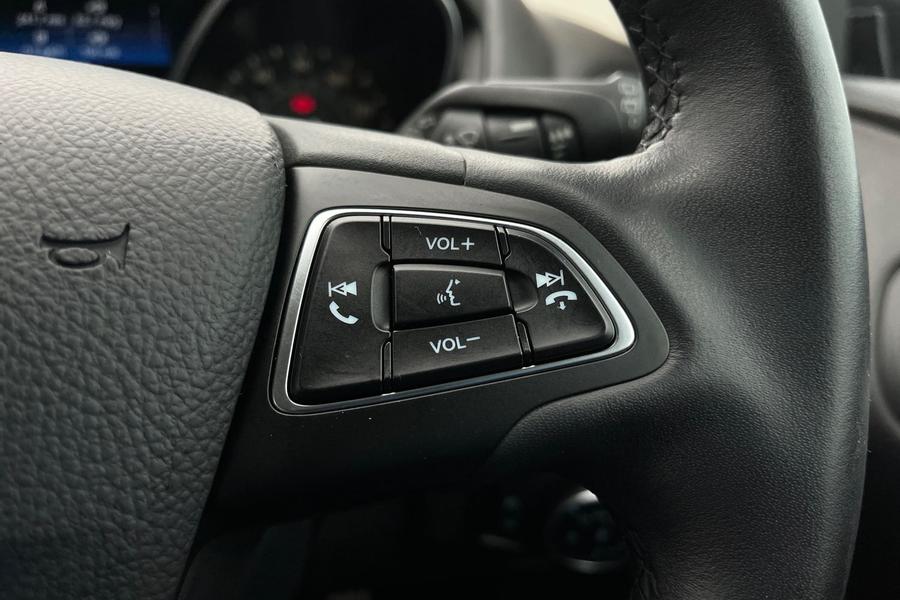 Ford FOCUS Photo autoimg-4a3145a78ca863acbf3add4031e2b96817f4564b.jpg