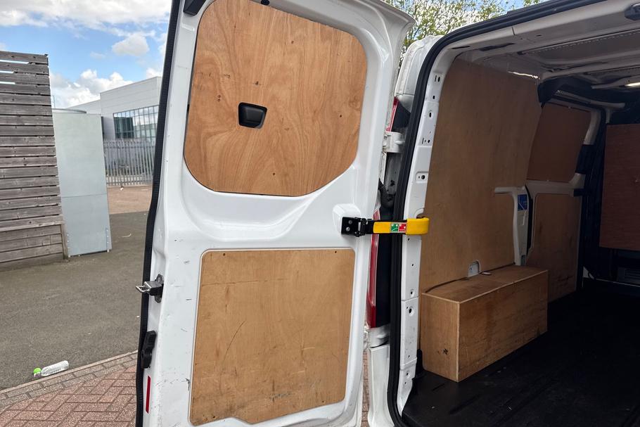 Used FORD TRANSIT CUSTOM BD23KVO 18