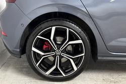 VOLKSWAGEN Polo Photo 5