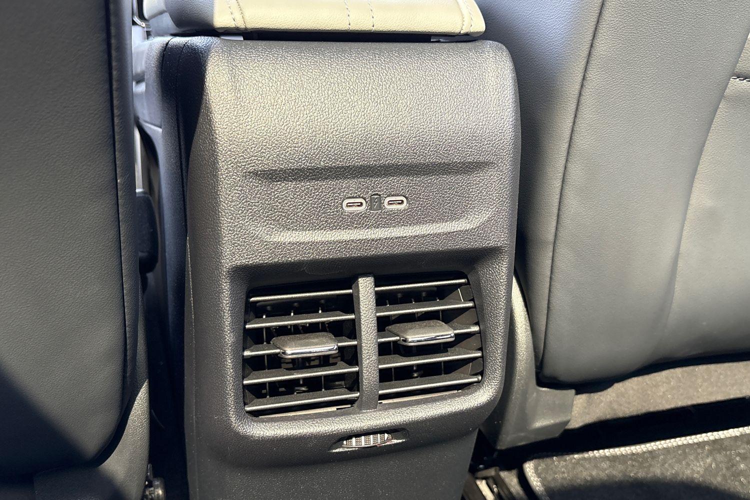Ford Explorer Photo 21