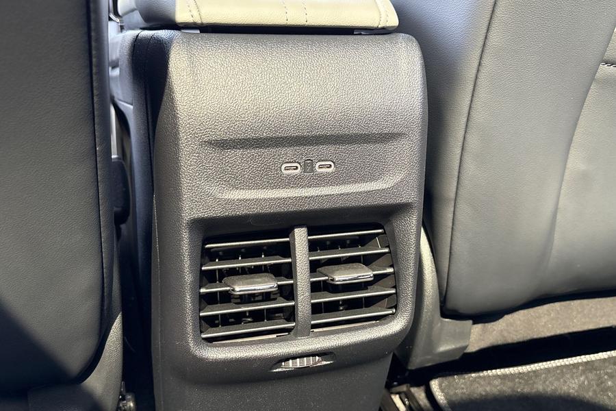 Ford Explorer Photo autoimg-4a3e8f732ba05cf93b670b58ee441a9f0cd568c5.jpg