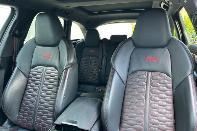 AUDI Rs6 Avant Photo 21
