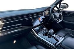 Audi Q7 Photo 2