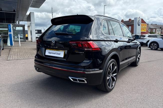 VOLKSWAGEN Tiguan Photo 24