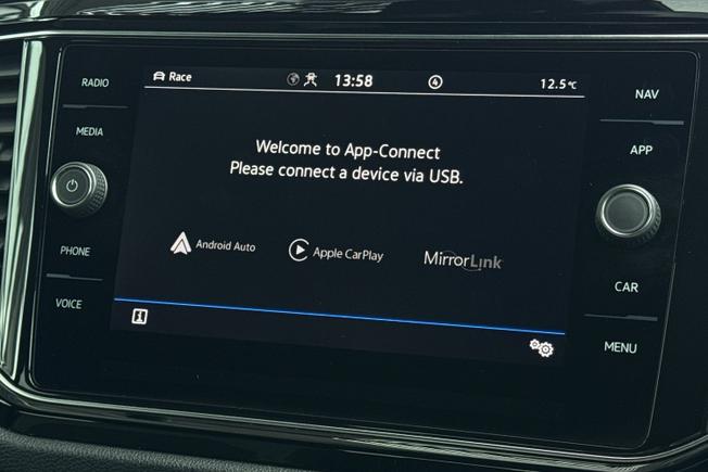 VOLKSWAGEN T-ROC Photo 21