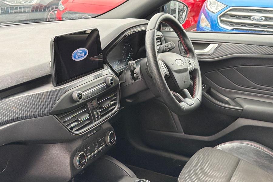 Ford FOCUS Photo autoimg-4a542868f0c1ecb88f0ce1028d6759495560f82e.jpg