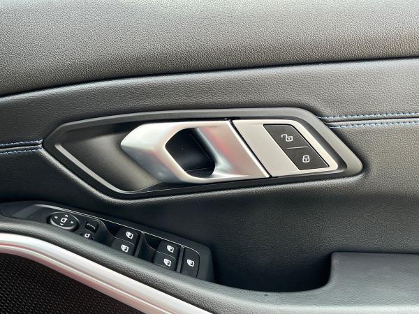 BMW 3 Series Photo autoimg-4a542ea63c7a77f7a34bb5864d074f52400b4446.jpg