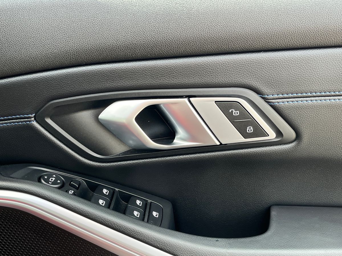 BMW 3 Series Photo 30