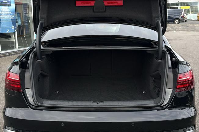 AUDI S4 Photo 12