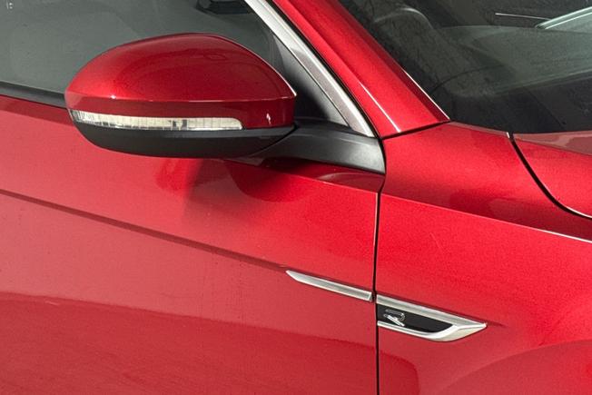 Volkswagen T-Roc Photo 20