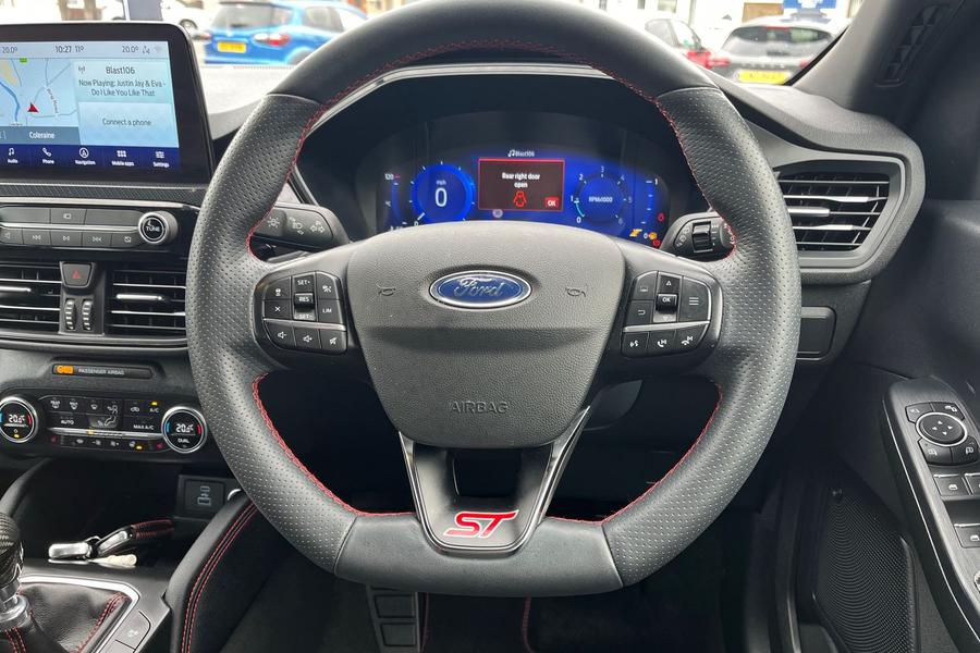 Ford KUGA Photo autoimg-4a5cccfe2d9600dea3c8506835b783af9151fc47.jpg