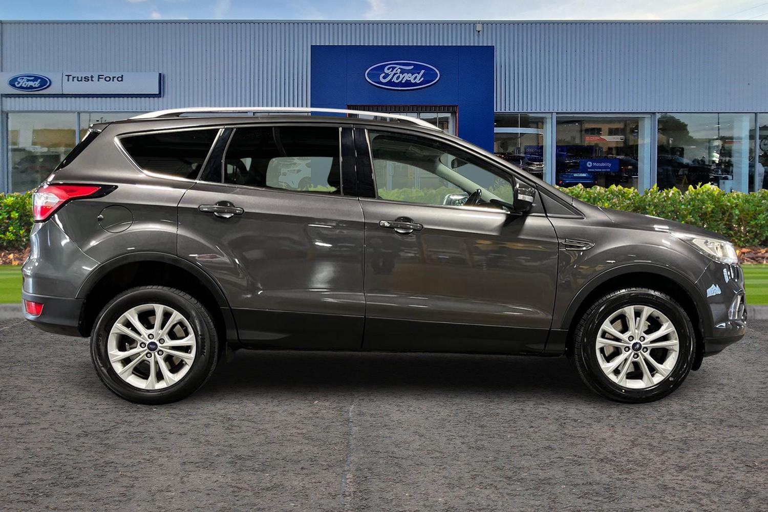 Ford KUGA Photo 2
