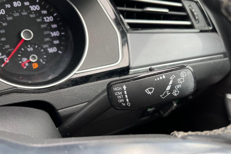 Volkswagen PASSAT Photo autoimg-4a5ddee4d030d92152be30170ccf7cba08d43984.jpg