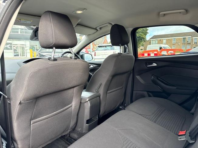 FORD Focus Photo 41