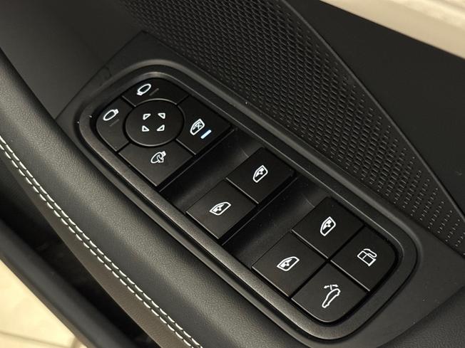 PORSCHE Panamera Photo 33