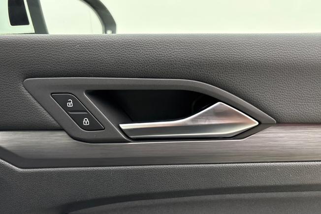 VOLKSWAGEN Golf Photo 27