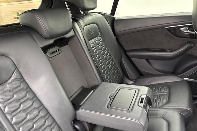 AUDI Rsq8 Photo 24