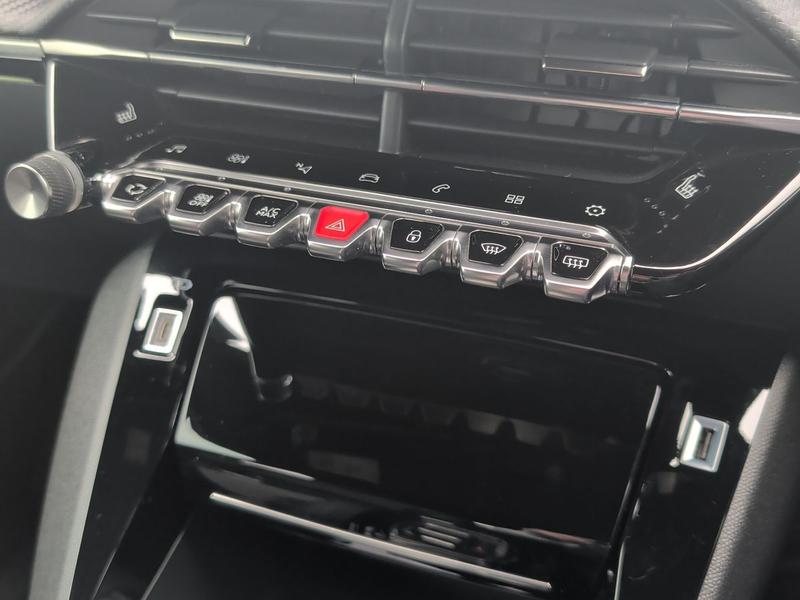 Used Peugeot 2008 NG22ZNW 24
