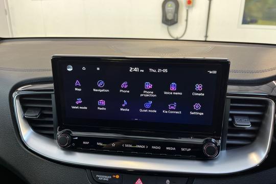Kia Ceed Photo autoimg-4a6e3a213498e2d2e4c1627f919fafdf76e1a7b1.jpg