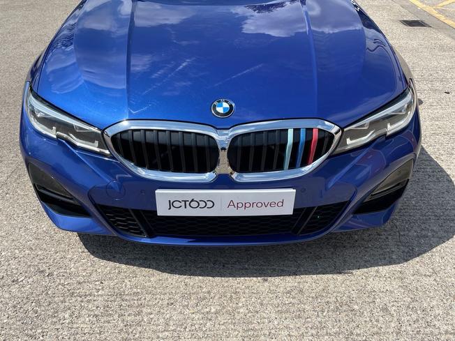 BMW 3 Series Photo 21