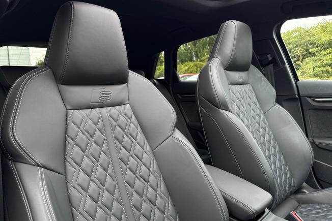 Audi S3 Photo 32