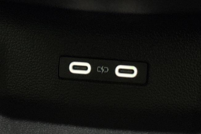Volkswagen T-Roc Photo 28