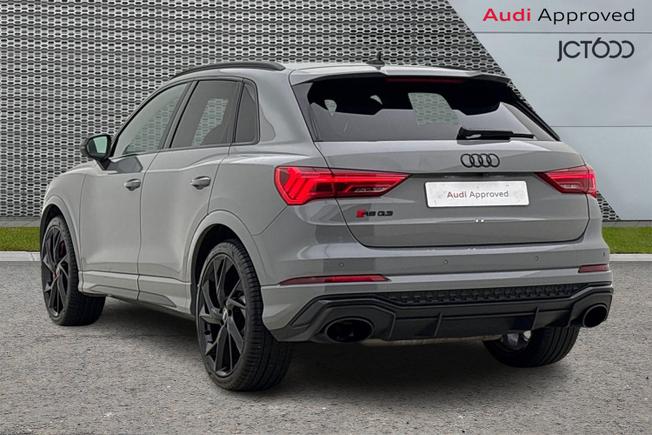 AUDI RS Q3 Photo 3