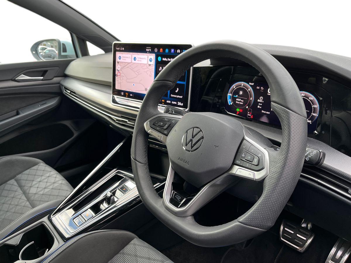 Volkswagen Golf Photo autoimg-4a76592449116e4523f62d06c9c8e3a1f5d1c6ff.jpg