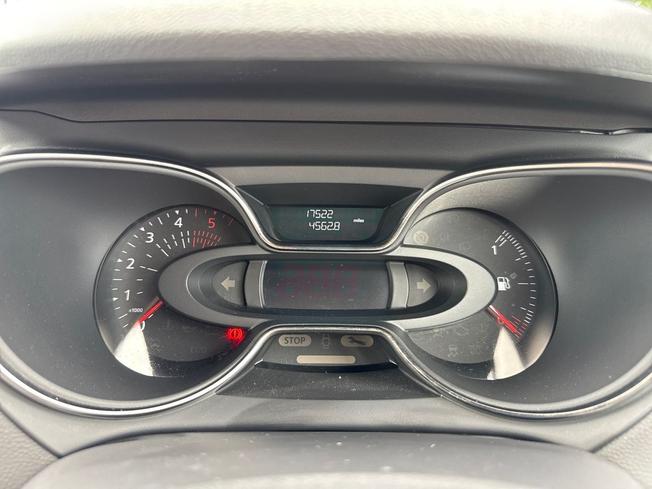 RENAULT Captur Photo 15