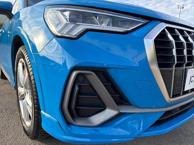 AUDI Q3 Photo 19