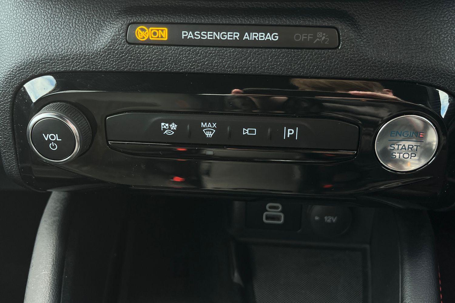 Ford KUGA Photo 32