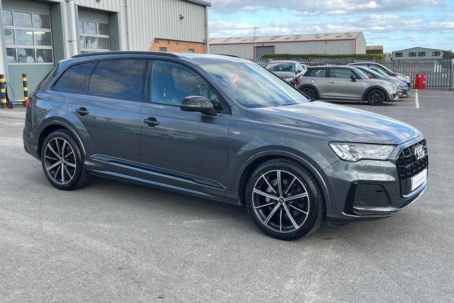 AUDI Q7 Photo 25