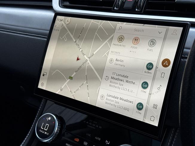 JAGUAR F-Pace Photo 14