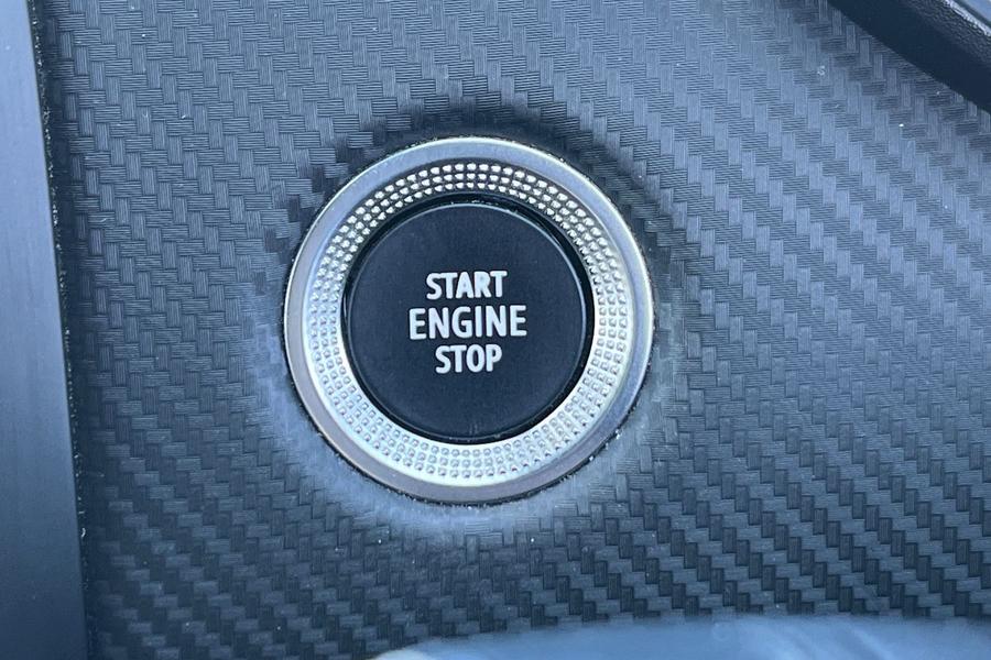 Renault CLIO Photo autoimg-4a822330a307731b467d713a96cecf6d447ed95d.jpg