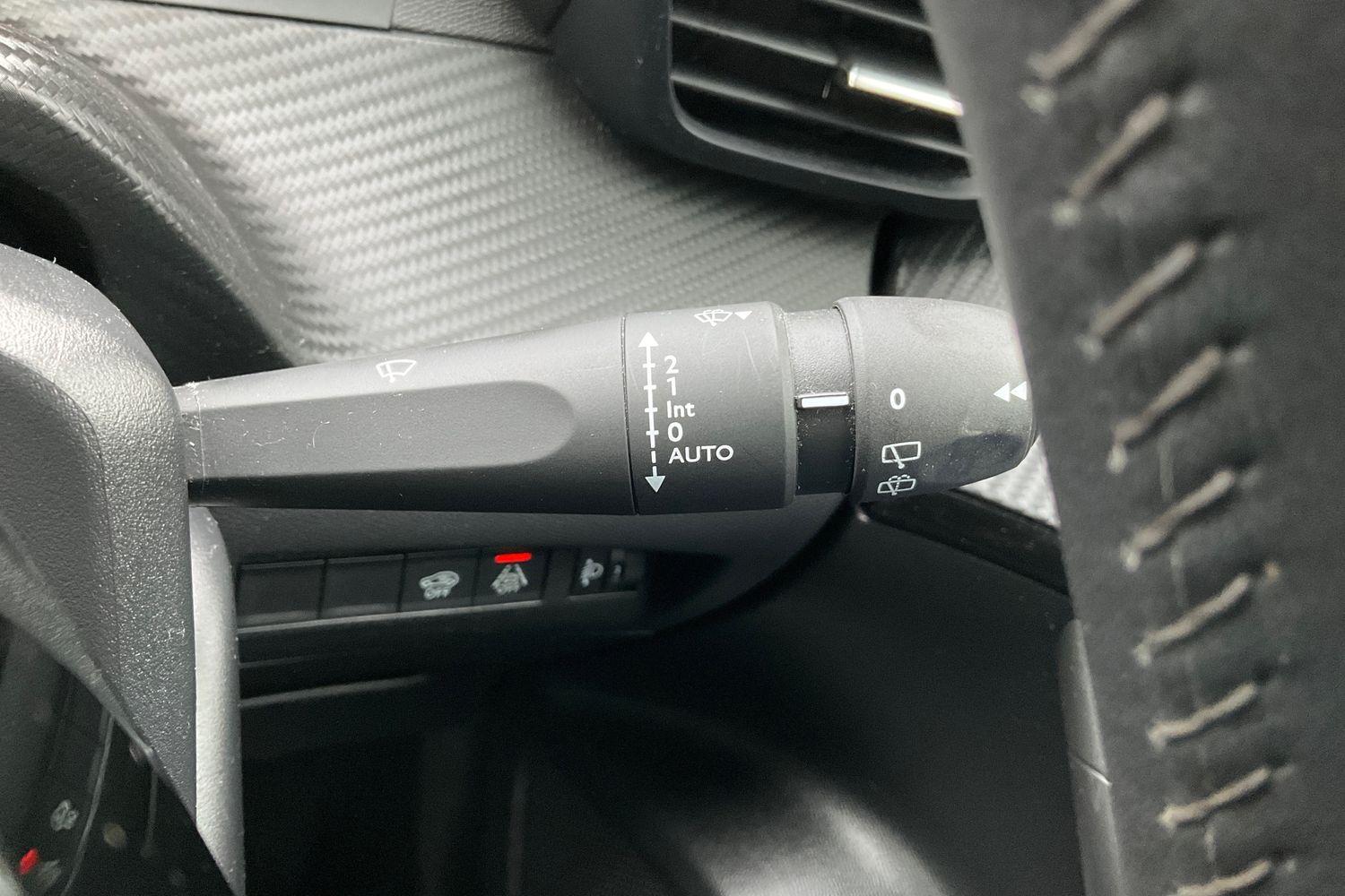 Peugeot 2008 Photo 14